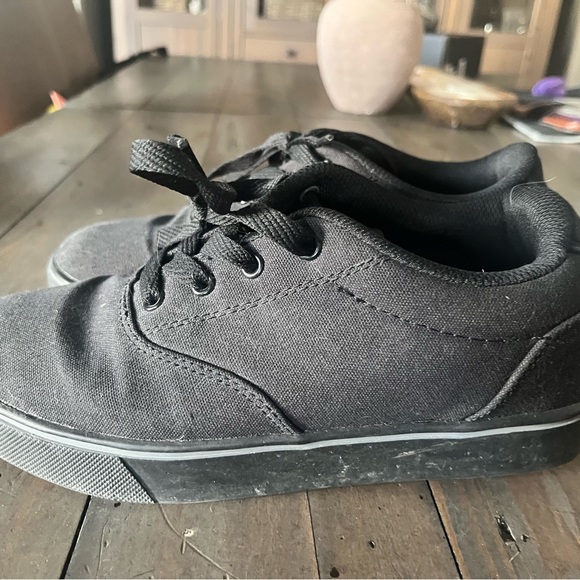 HEELEYS! - Picture 6 of 6